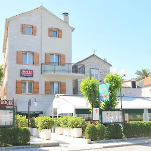 https://hotel-trogir.hotels-in-trogir.com